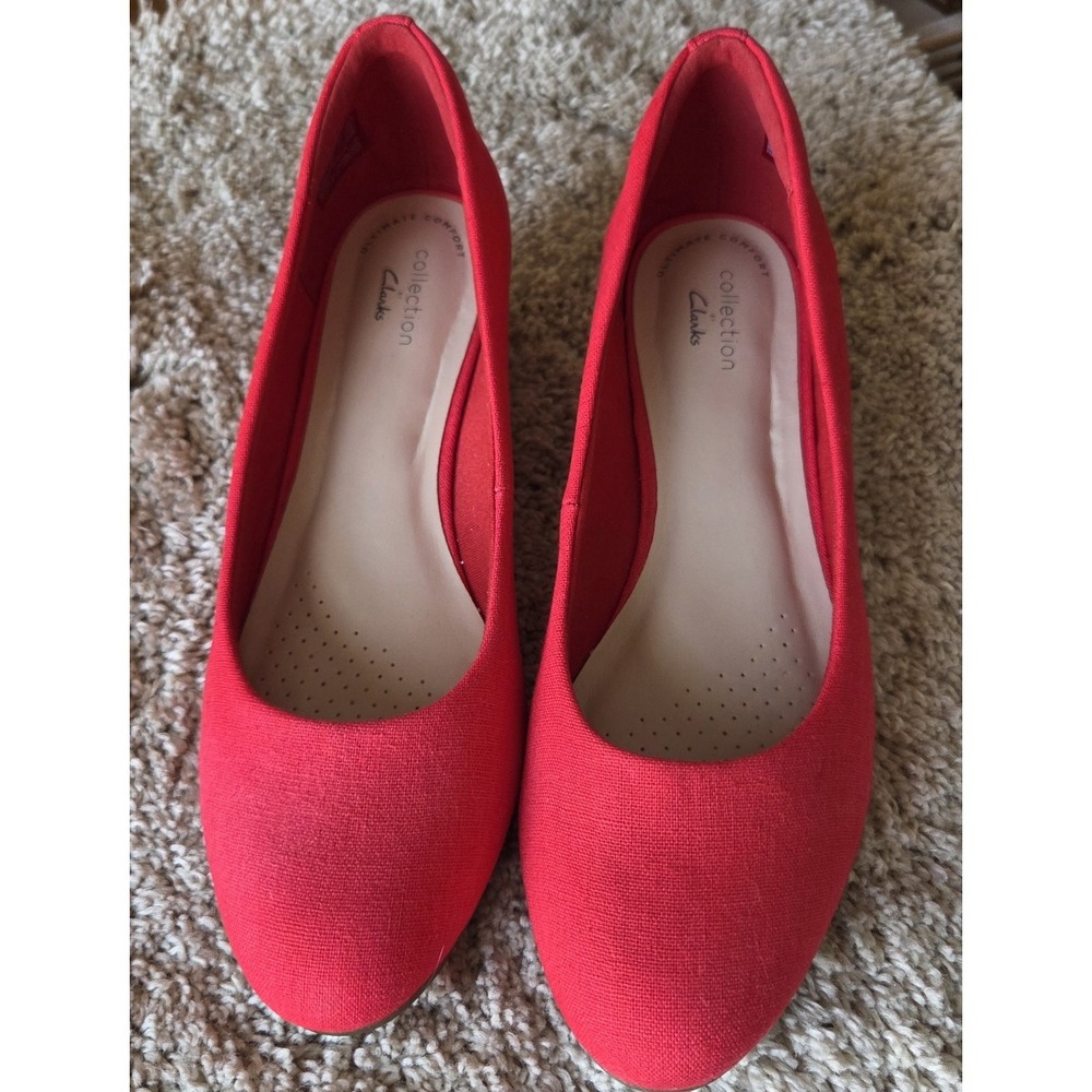 CLARKS Collection Woman's Sz 7.5W Red Fabric Wedges Near Perfect Condition!